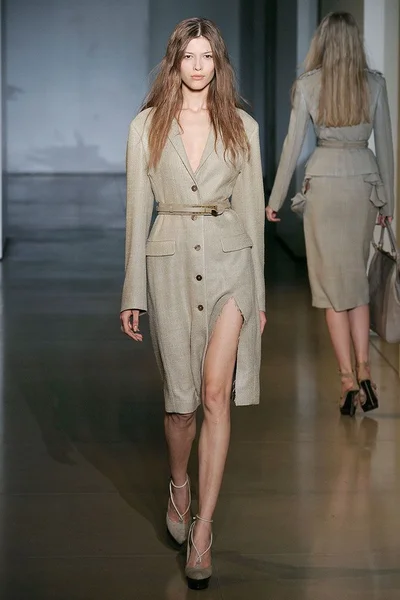 Look 30